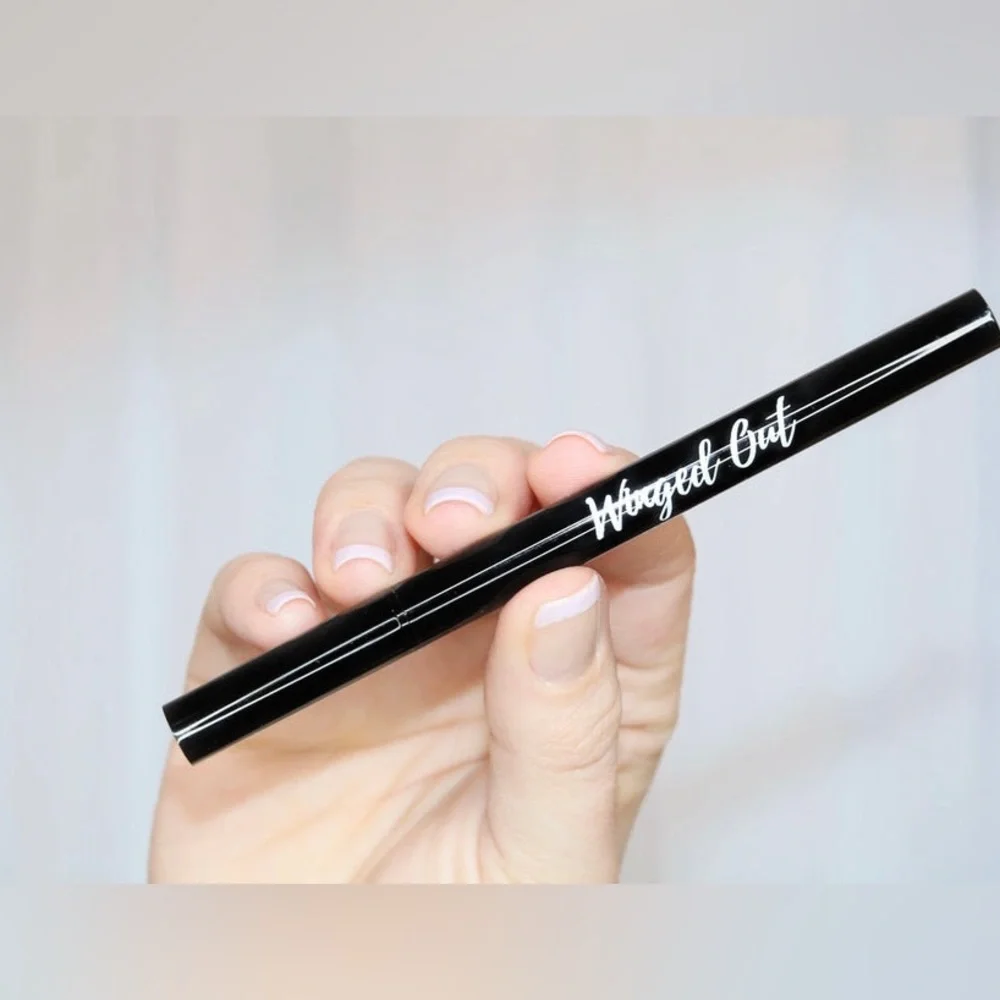 $2 PEACHY QUEEN LIQUID EYELINER. NEW. $2 WITH ANY $10 ORDER OR MORE